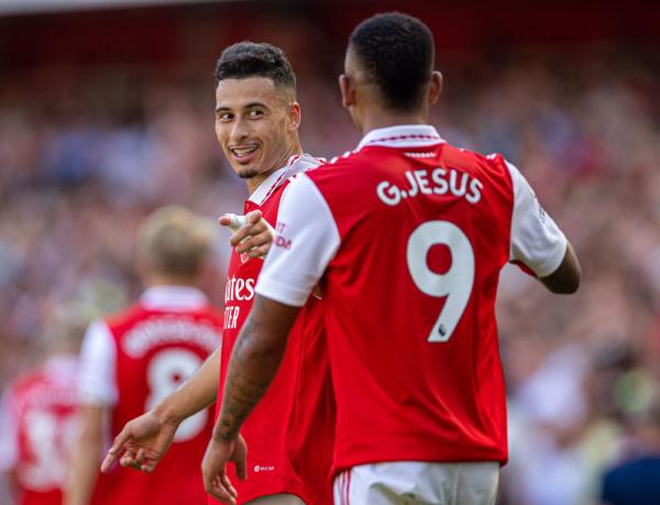 早报：拜仁的四线一十六胜，在我的肩膀上扛着！（晨报：拜仁四线齐进豪取16连胜，一切都扛在我肩上！）