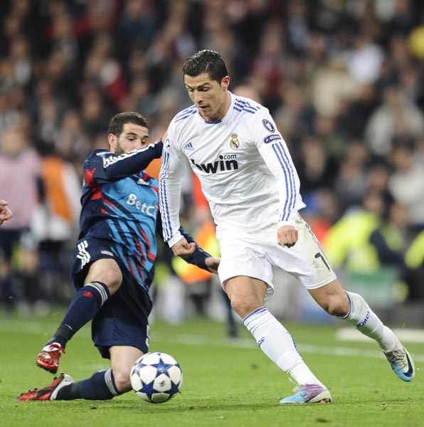 穆斯利奇：杜塞尔多夫实力远超目前排名；球队每天都付出全部（穆斯利奇：杜塞尔多夫实力与当前排名不符，球队每日倾尽全力）