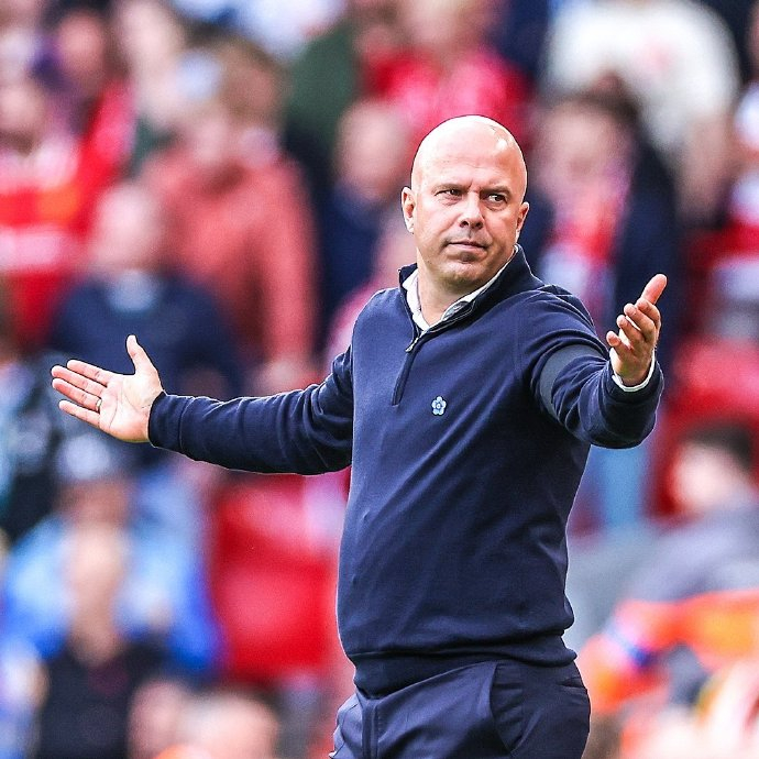 朱利亚诺谈单场最佳：这是我第一个奖杯，被认可让我特别高兴（朱利亚诺谈当选全场最佳：首座奖杯到手，获认可令我格外开心）