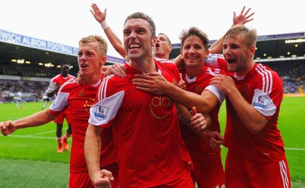 欧文突破防守助攻队友制胜